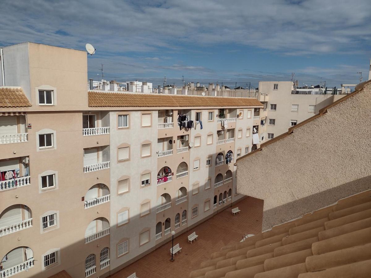Sunny Appartment With Pool Torrevieja Center Εξωτερικό φωτογραφία