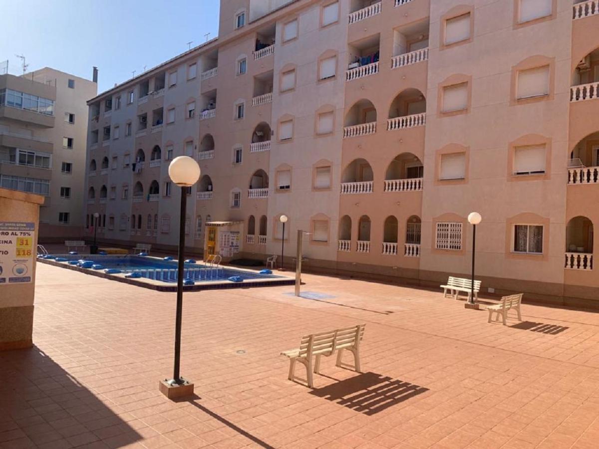 Sunny Appartment With Pool Torrevieja Center Εξωτερικό φωτογραφία